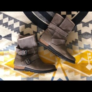 Sorel Boots Size 6 Tan Brown Great Condition